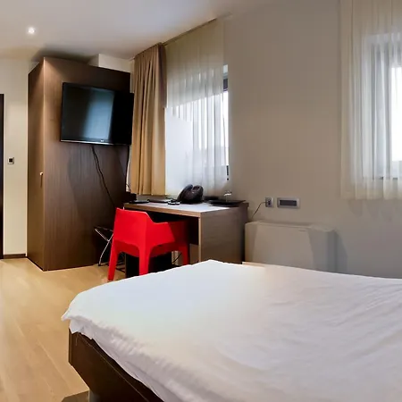 Hotel Gloria 4*