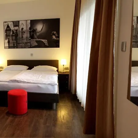 Hotel Gloria 4*